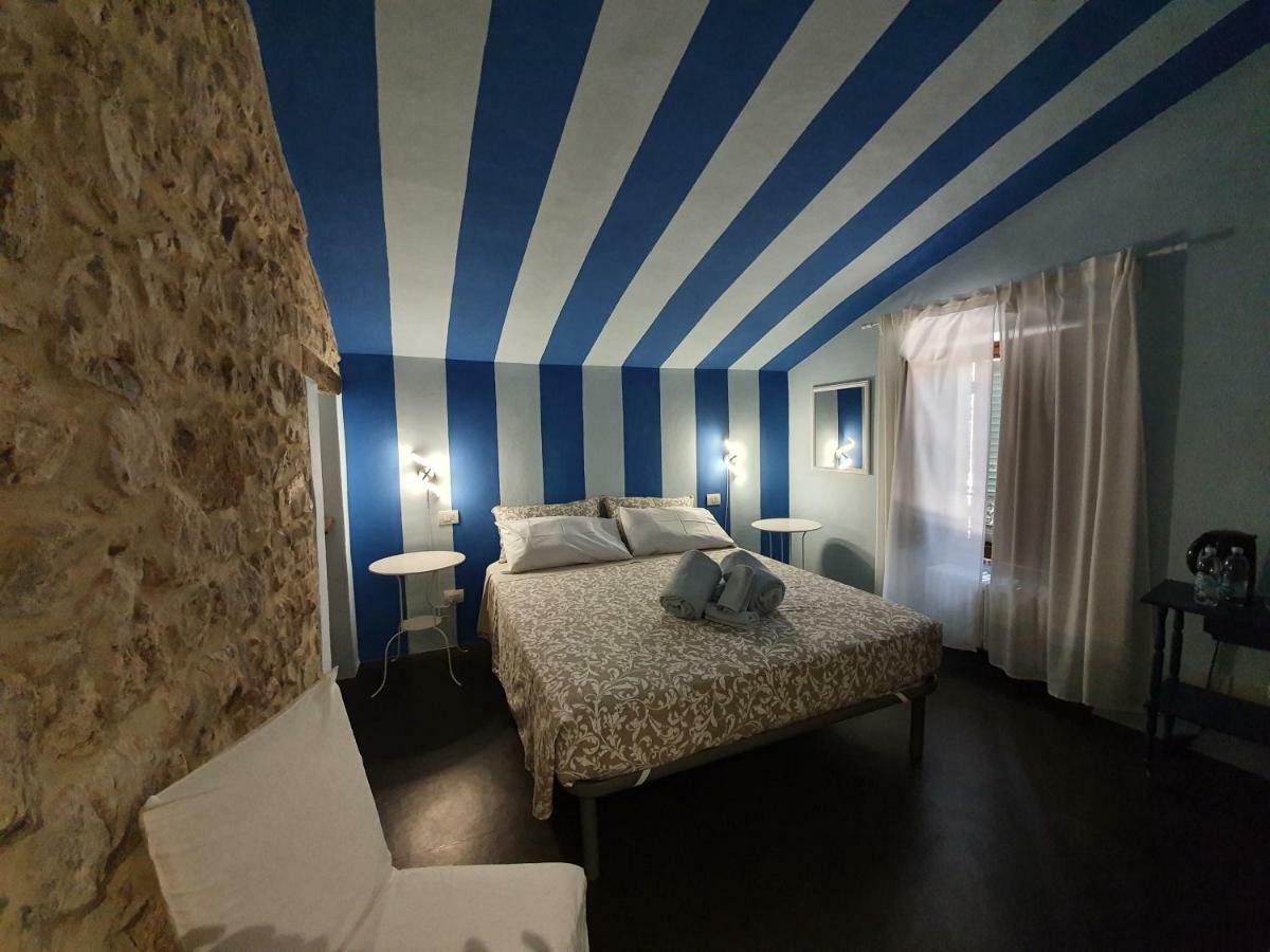לינה וארוחת בוקר Casale di Pari Lo Scarabeo חדר תמונה